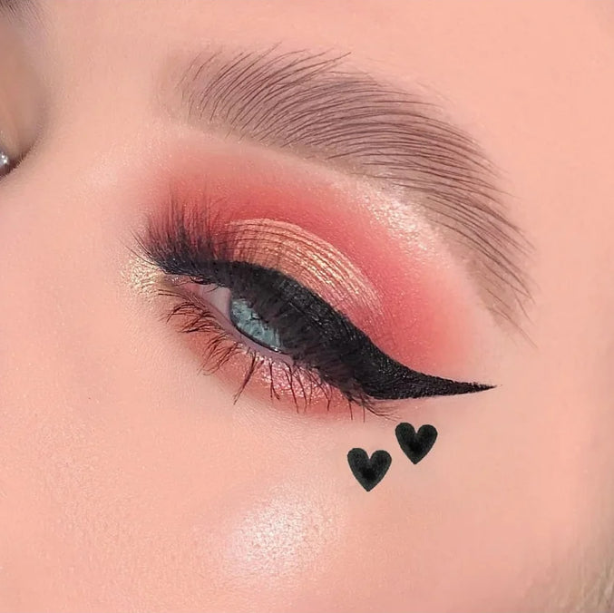 Lottie London Stamp Liner Duo – Heart | Ultra Black Precision Eyeliner + Heart Stamp, Vegan 1.3 ML
